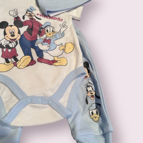 NWT Disney Baby Blue and Cream Best Friends Bodysuit Set With Hat Sz 3-6 Months - Picture 3 of 8